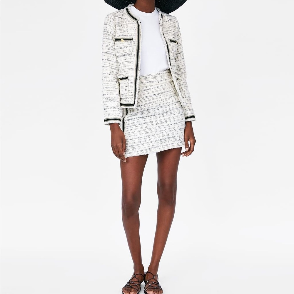 Zara Ecru Tweed Mini Skirt w/ Side Stripe Detail